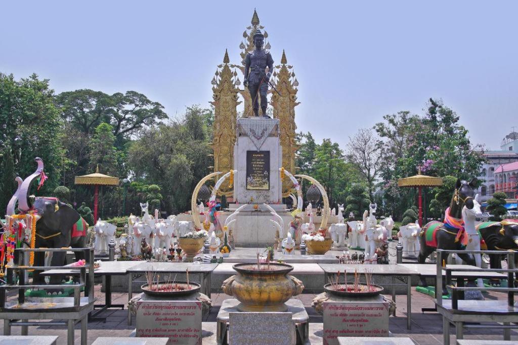 Meesuk Chiangrai Hotel Чіанграй Екстер'єр фото