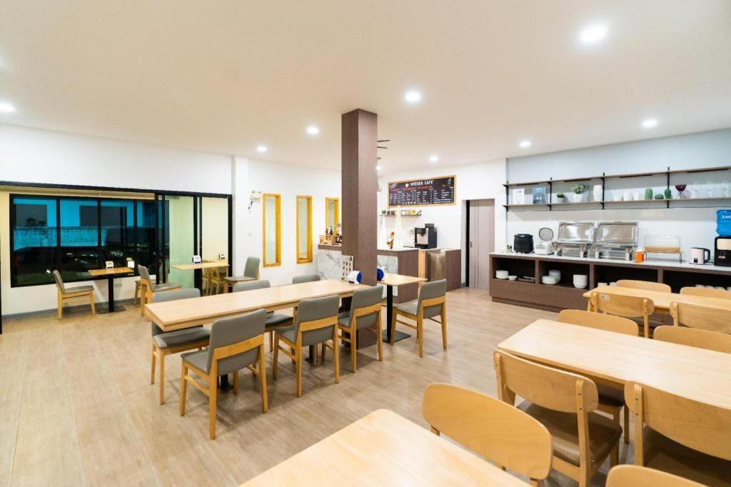 Meesuk Chiangrai Hotel Чіанграй Екстер'єр фото