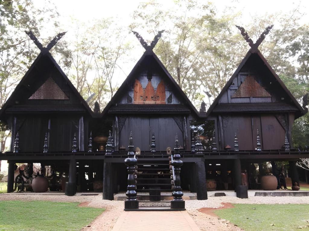 Meesuk Chiangrai Hotel Чіанграй Екстер'єр фото